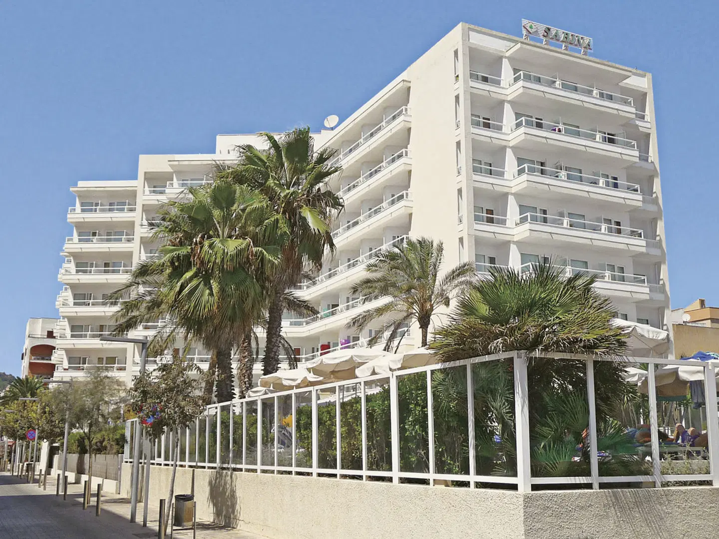 Sabina Hotel & Suites EXTERIOR
