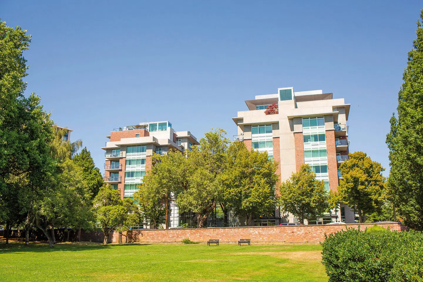 Parkside Hotel EXTERIOR