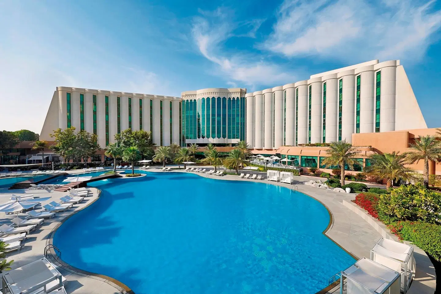 The Ritz-Carlton Bahrain Hallenbad