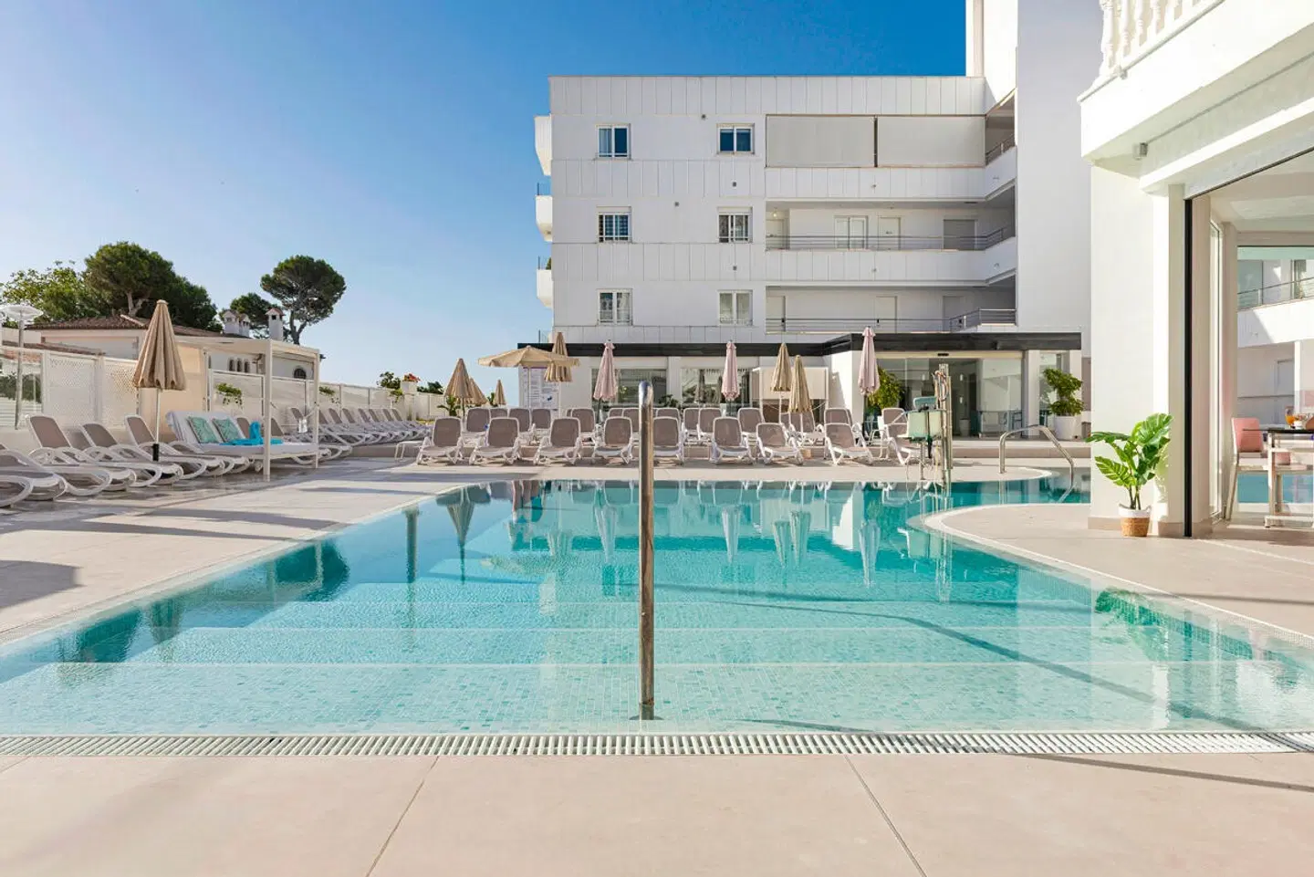 Welikehotel Triton Beach OUTDOOR_POOL
