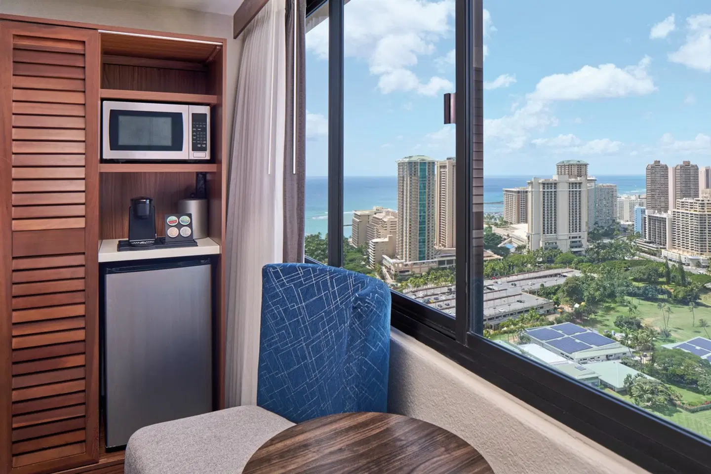 Holiday Inn Express Waikiki ROOM_EXAMPLE