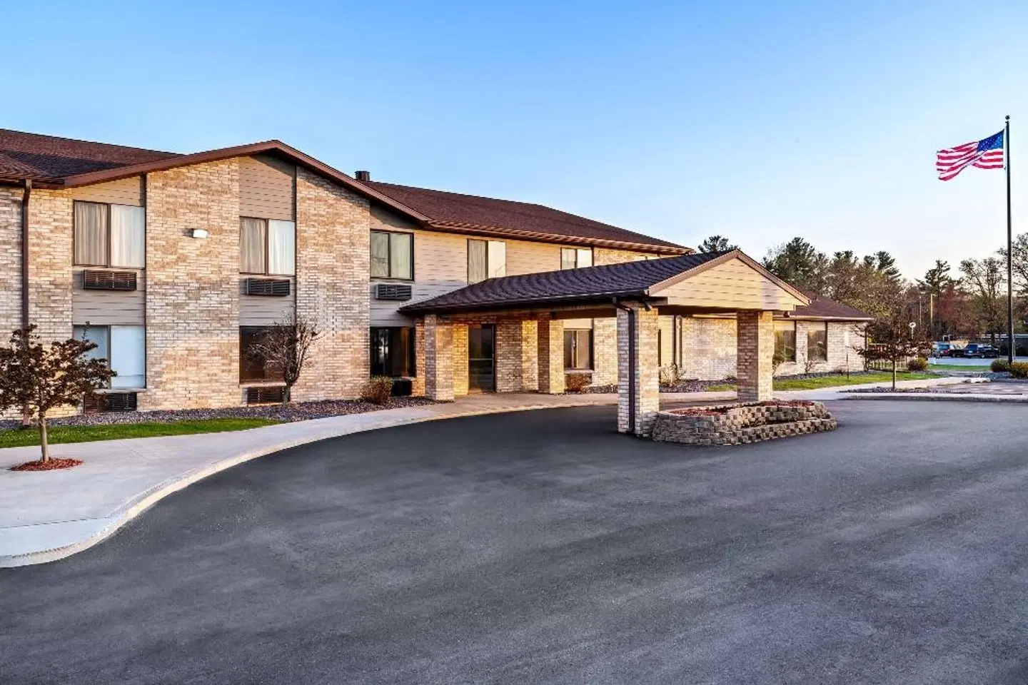 Days Inn by Wyndham Black River Falls EXTERIOR