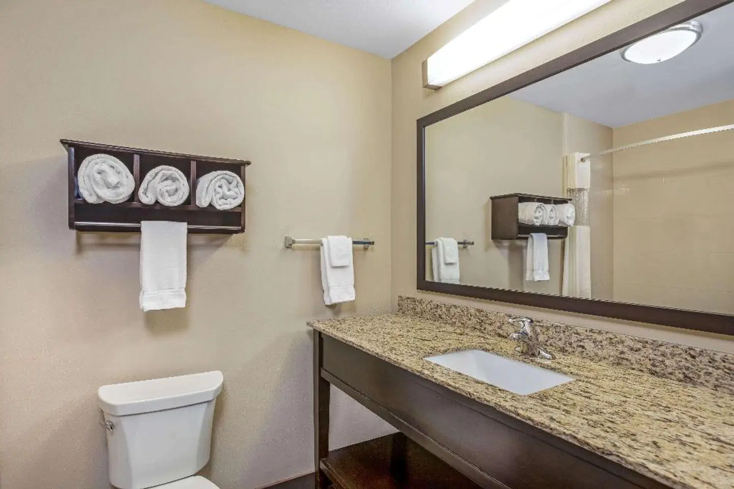 La Quinta Inn & Suites by Wyndham Sioux Falls Badezimmer