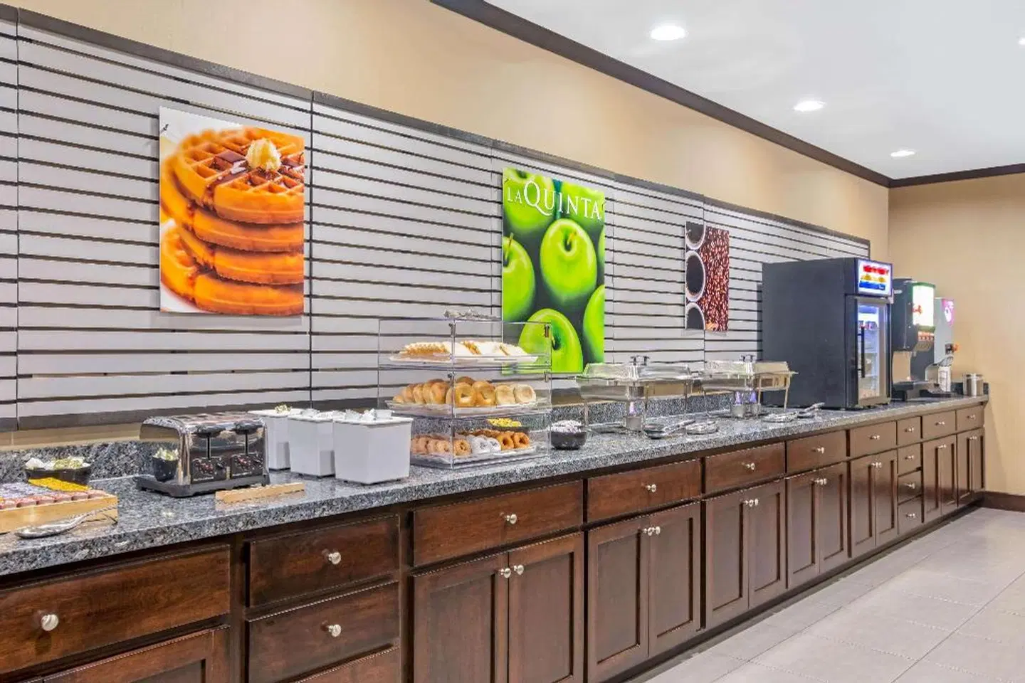 La Quinta Inn & Suites by Wyndham Sioux Falls Restaurant