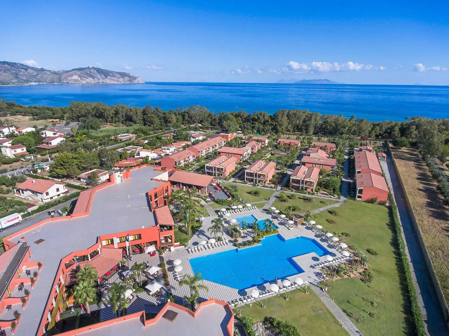 VOI Baia di Tindari Resort OUTDOOR_POOL