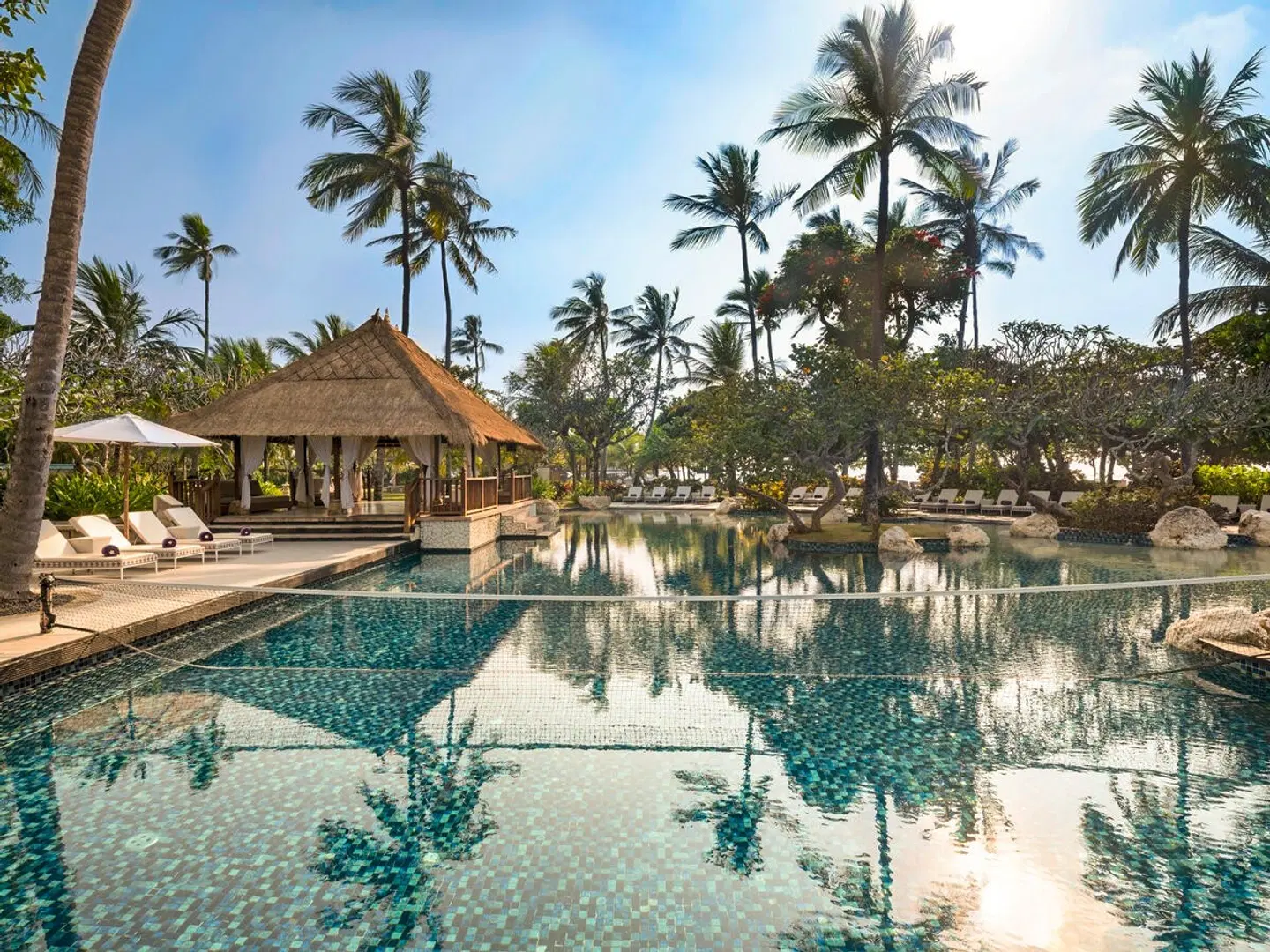 Nusa Dua Beach Hotel & Spa OUTDOOR_POOL