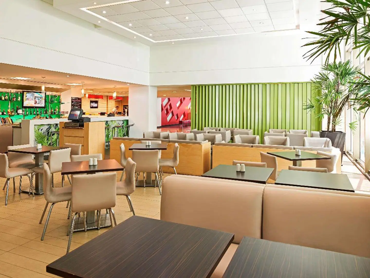 ibis Cancun Centro Bar