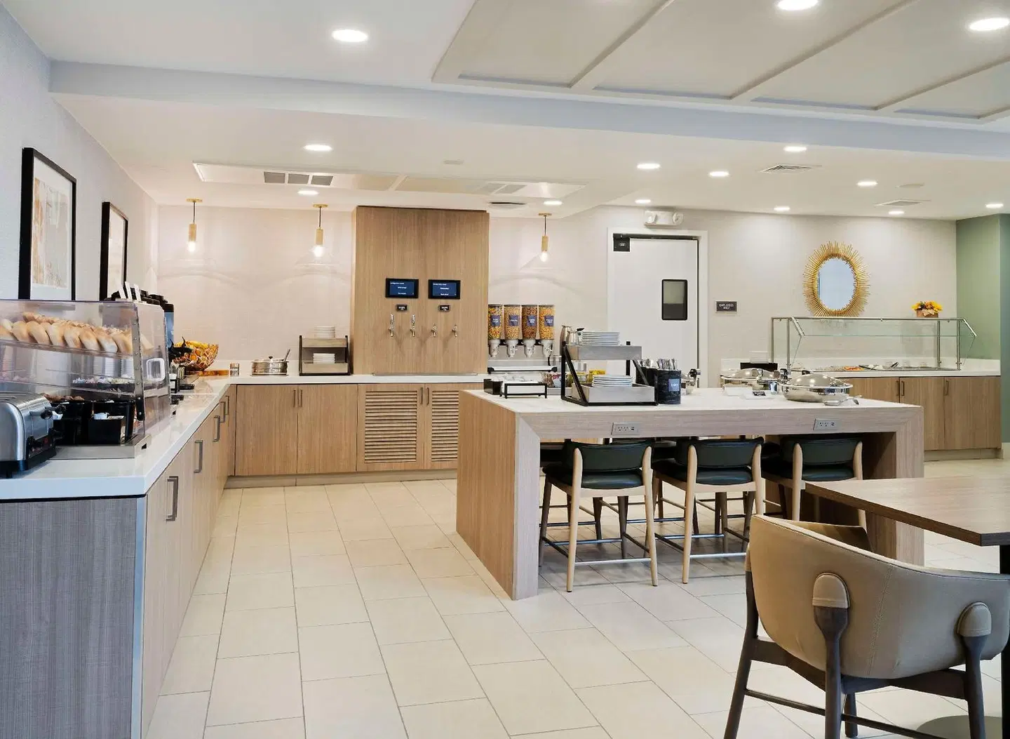 Homewood Suites by Hilton Parsippany-Troy Hills Bar