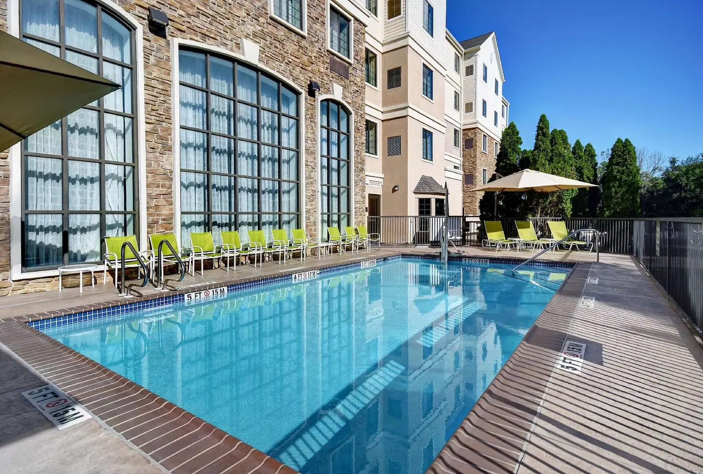Homewood Suites by Hilton Eatontown OUTDOOR_POOL