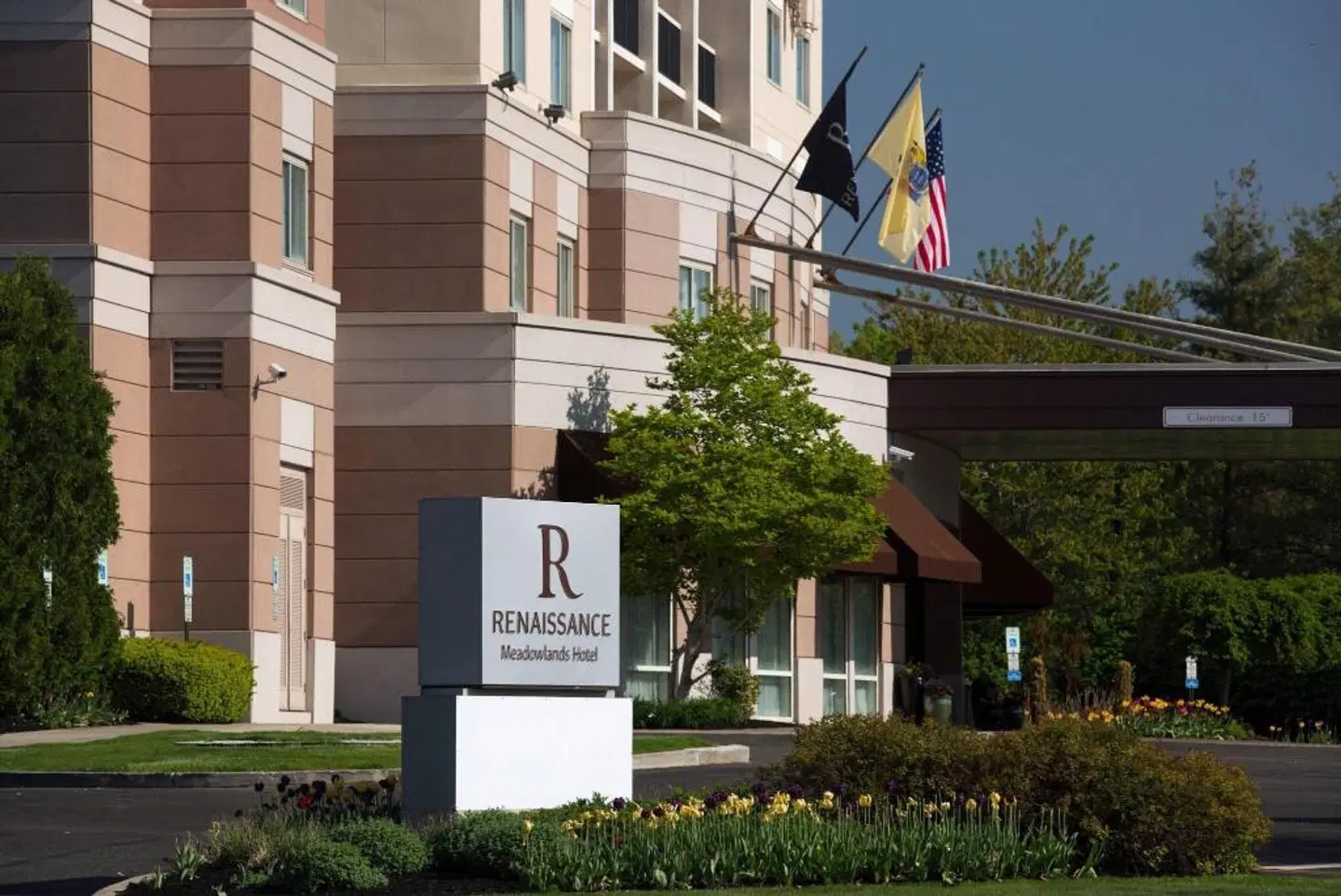 Renaissance Meadowlands Hotel EXTERIOR