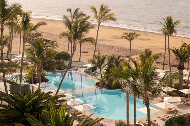 Plus Fariones Suite Hotel OUTDOOR_POOL