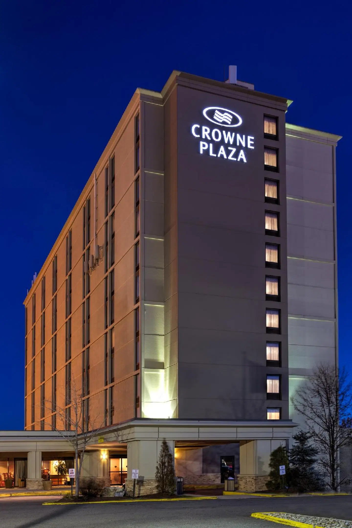 Crowne Plaza Newark Airport by IHG EXTERIOR