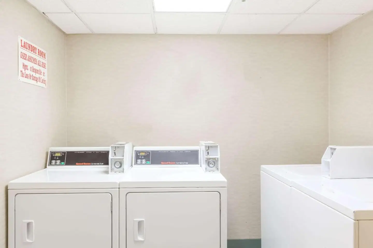 Howard Johnson by Wyndham Newark Airport ROOM_EXAMPLE