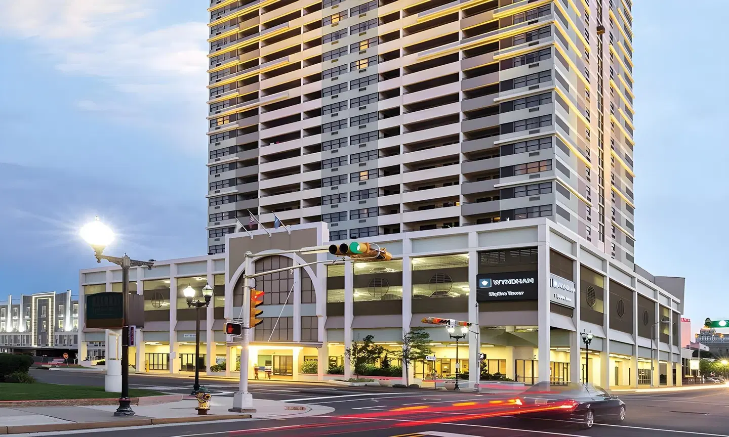 Wyndham Skyline Tower EXTERIOR