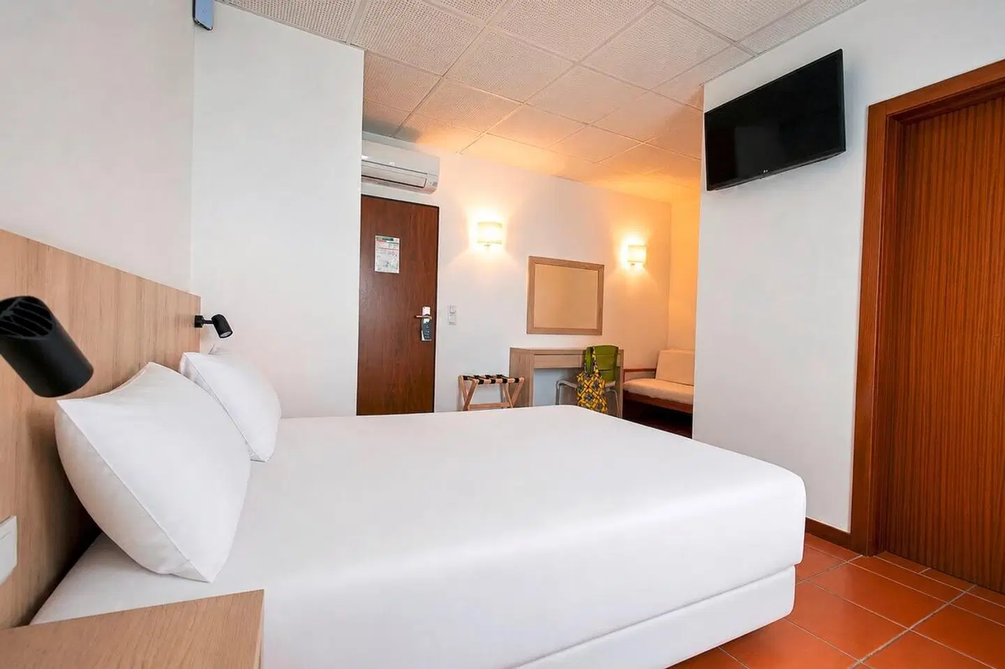 Praia Dourada ROOM_EXAMPLE