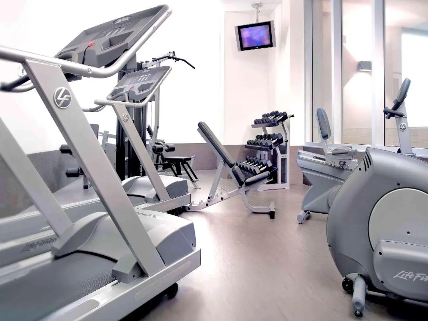 Novotel Montreal Airport Hotel SPORTS_AND_LEISURE