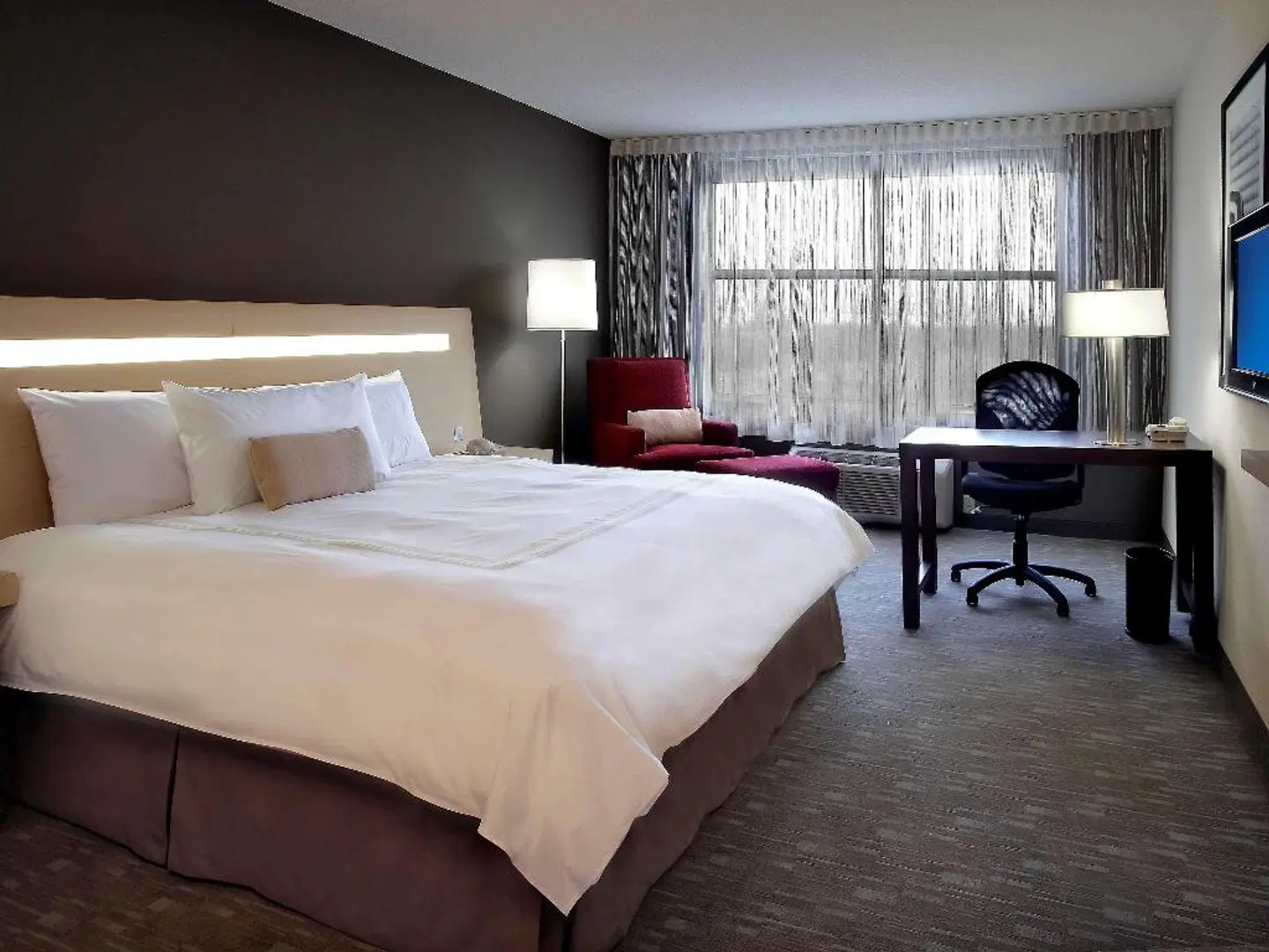 Novotel Montreal Airport Hotel ROOM_EXAMPLE