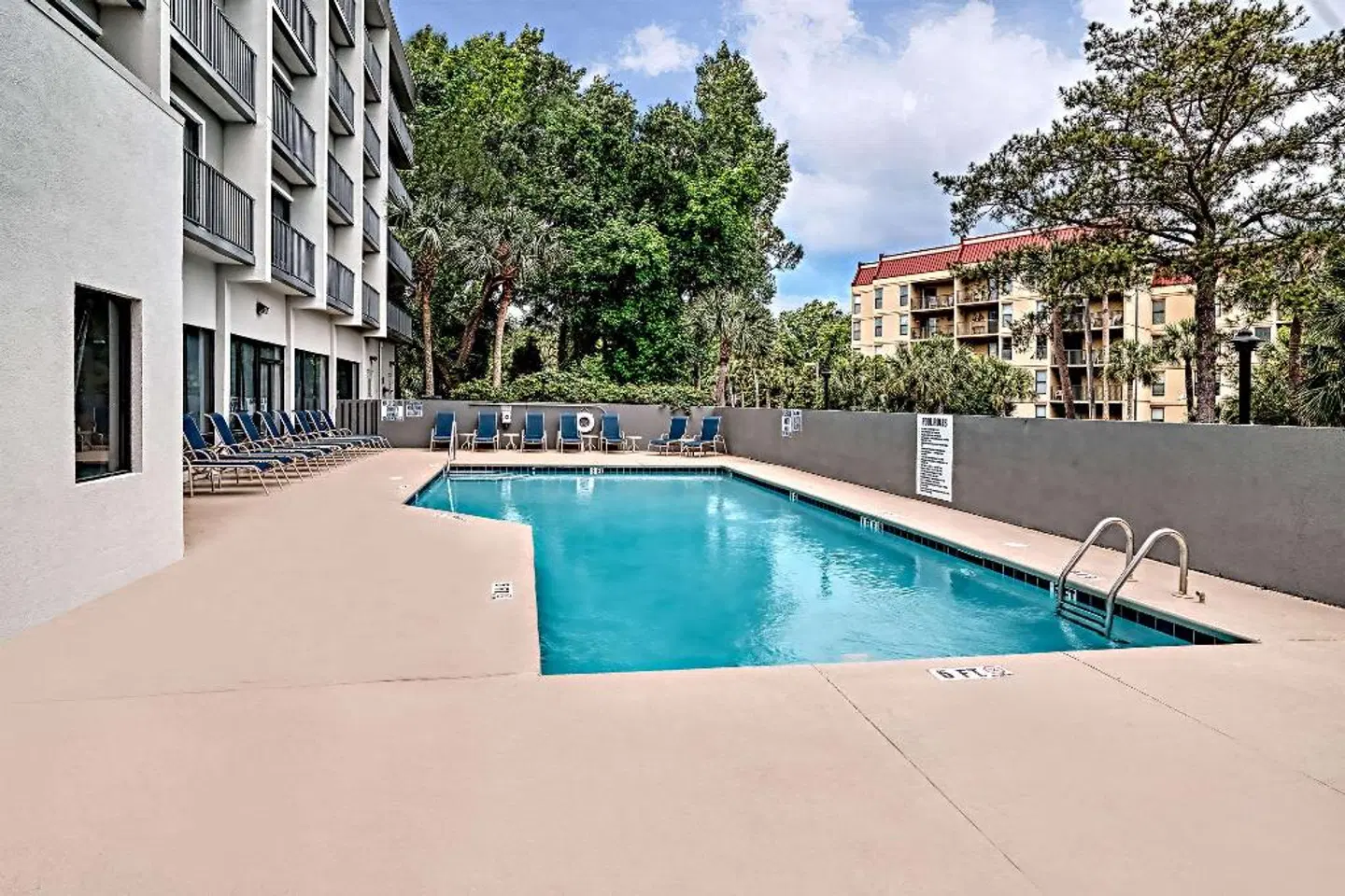 Doubletree By Hilton Hilton Head Island OUTDOOR_POOL