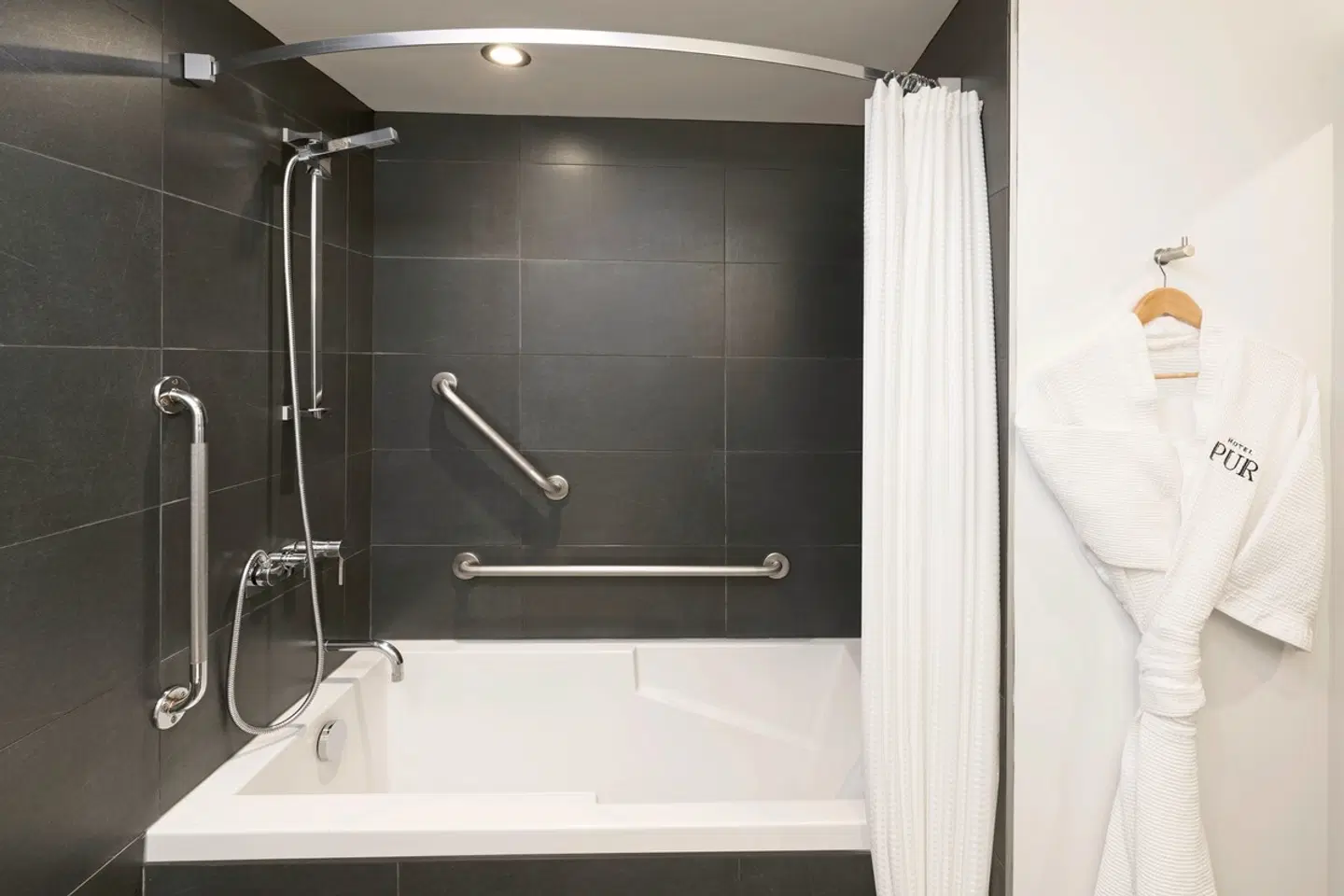 Hotel PUR Quebec Badezimmer