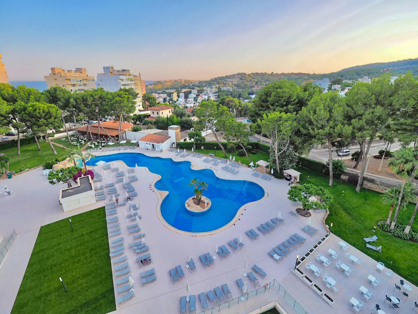 BQ Belvedere OUTDOOR_POOL