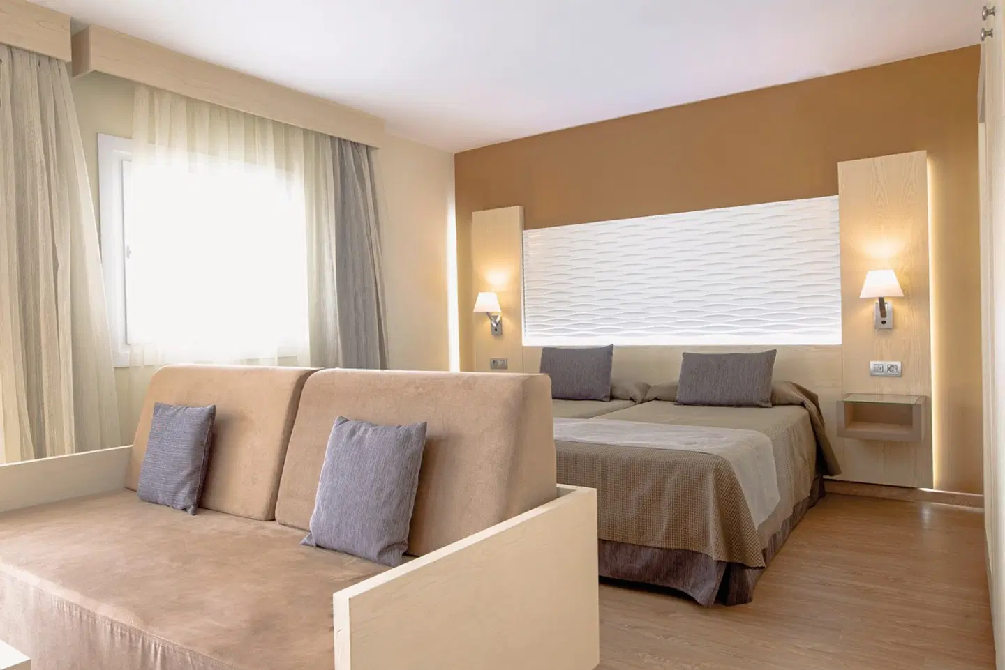 HL Suite Nardos ROOM_EXAMPLE