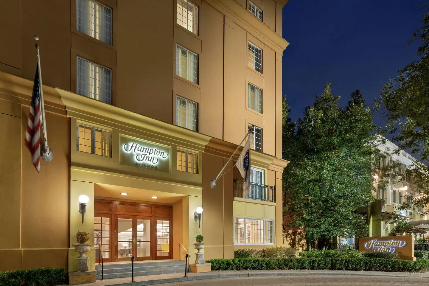 Hampton Inn New Orleans-St. Charles Ave./Garden District EXTERIOR