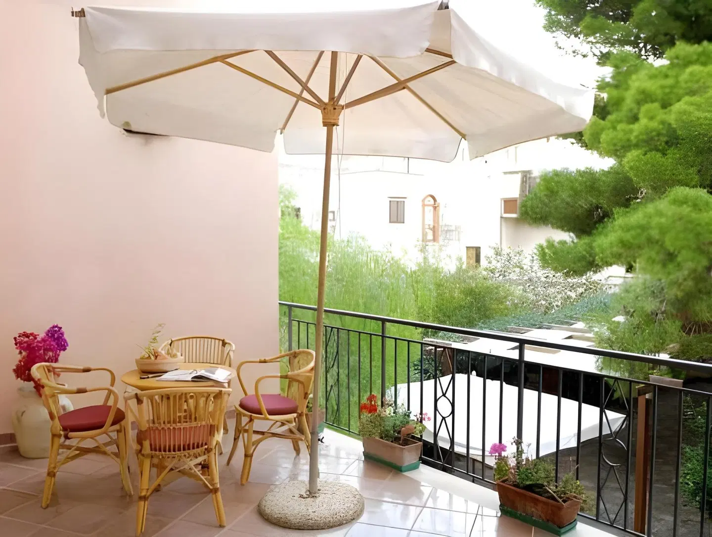 Aegusa Hotel Terrasse