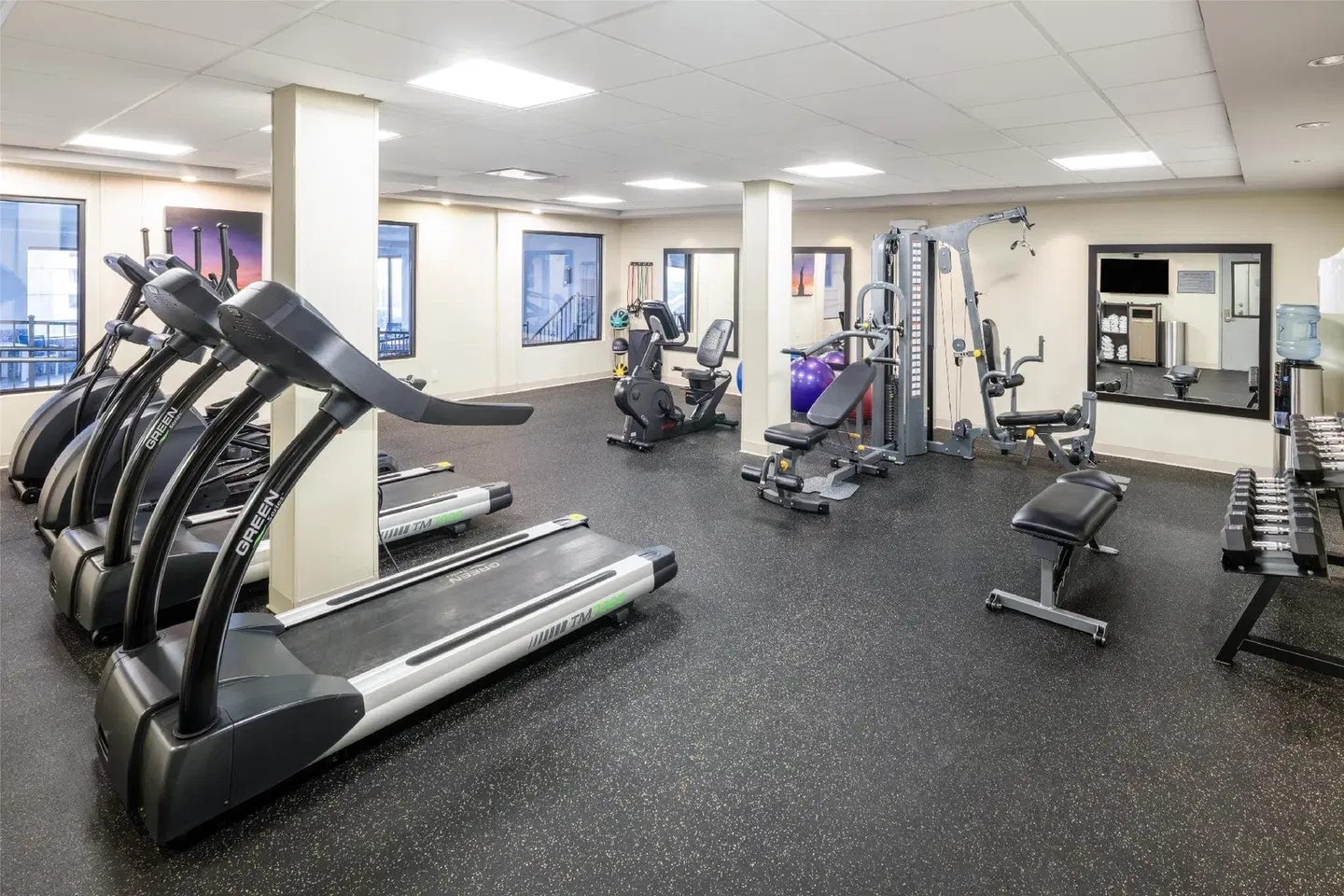 Best Western Premier NYC Gateway Hotel SPORTS_AND_LEISURE