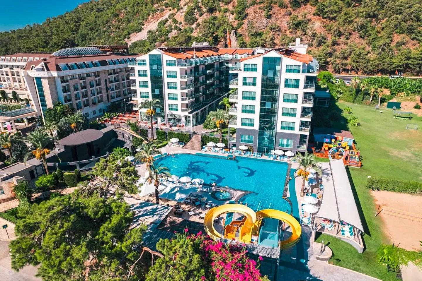Grand Ring Hotel EXTERIOR