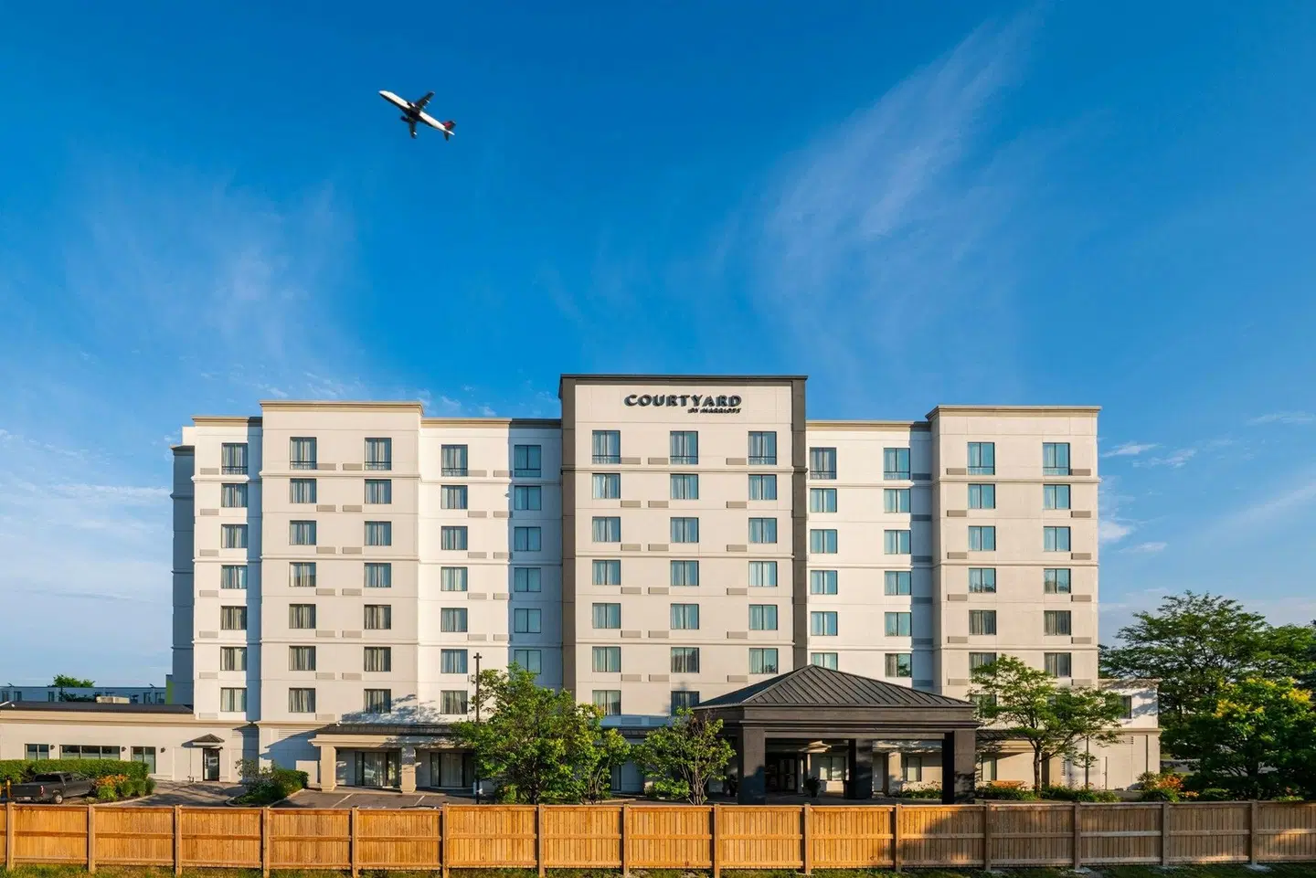 Courtyard by Marriott Toronto Airport EXTERIOR