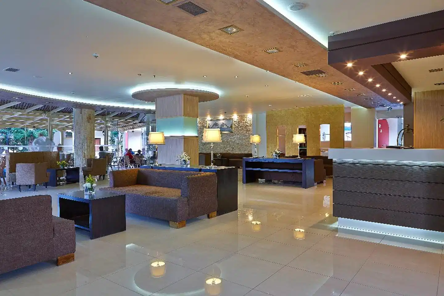St Constantin Bar