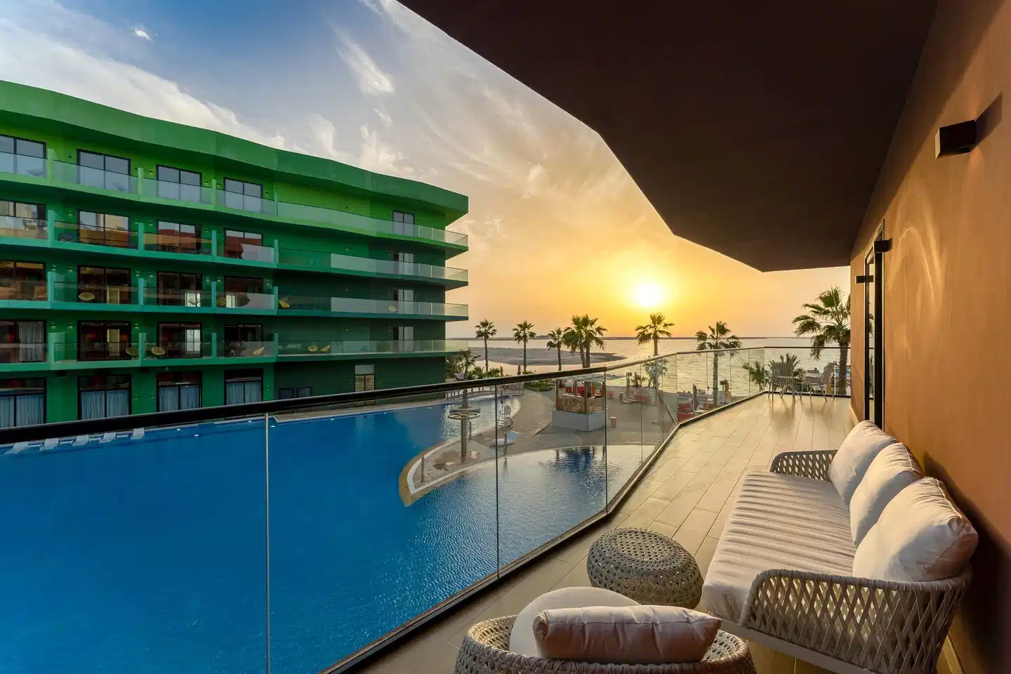 voco Monaco, Dubai Pool