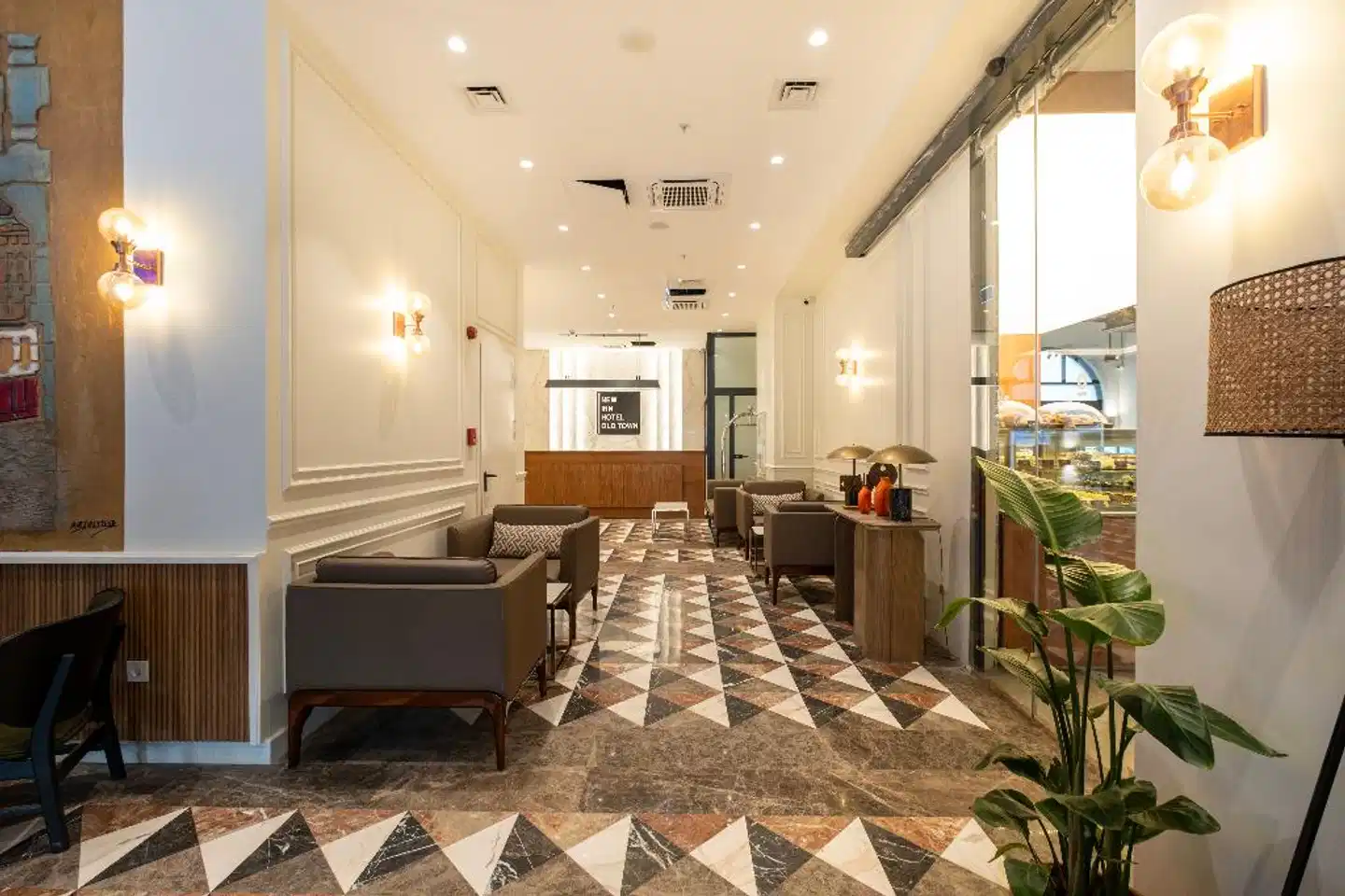 New Inn Hotel Old Town Lobby