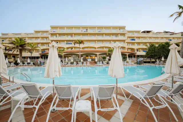 R2 Buganvilla Hotel & Spa Pool