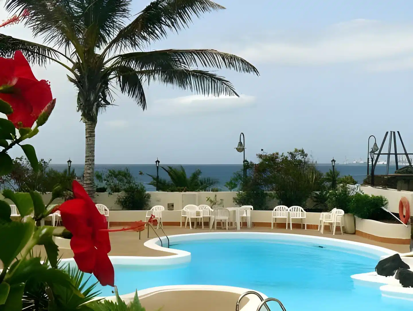 Neptuno Suites Pool
