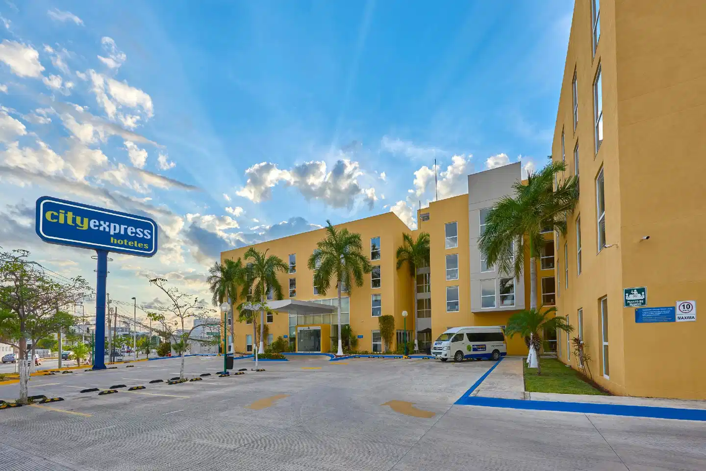 City Express by Marriott Campeche Aussenansicht