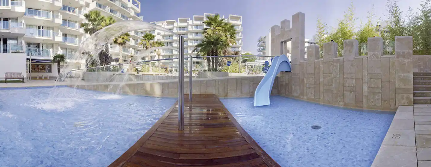 Blaumar Hotel Pool