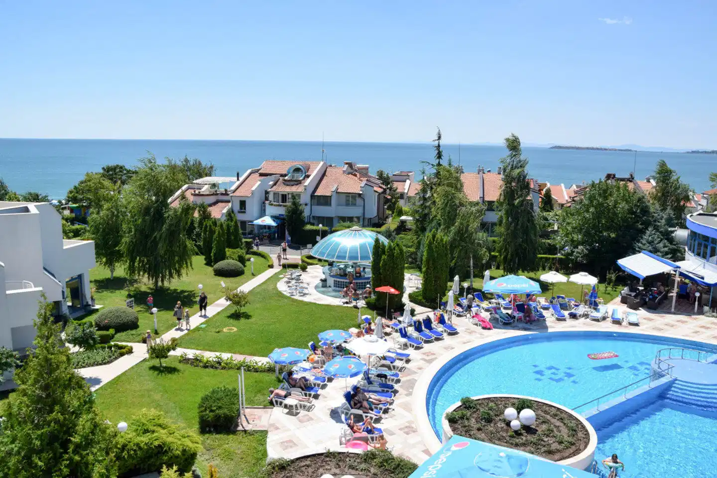 Sineva Park Pool