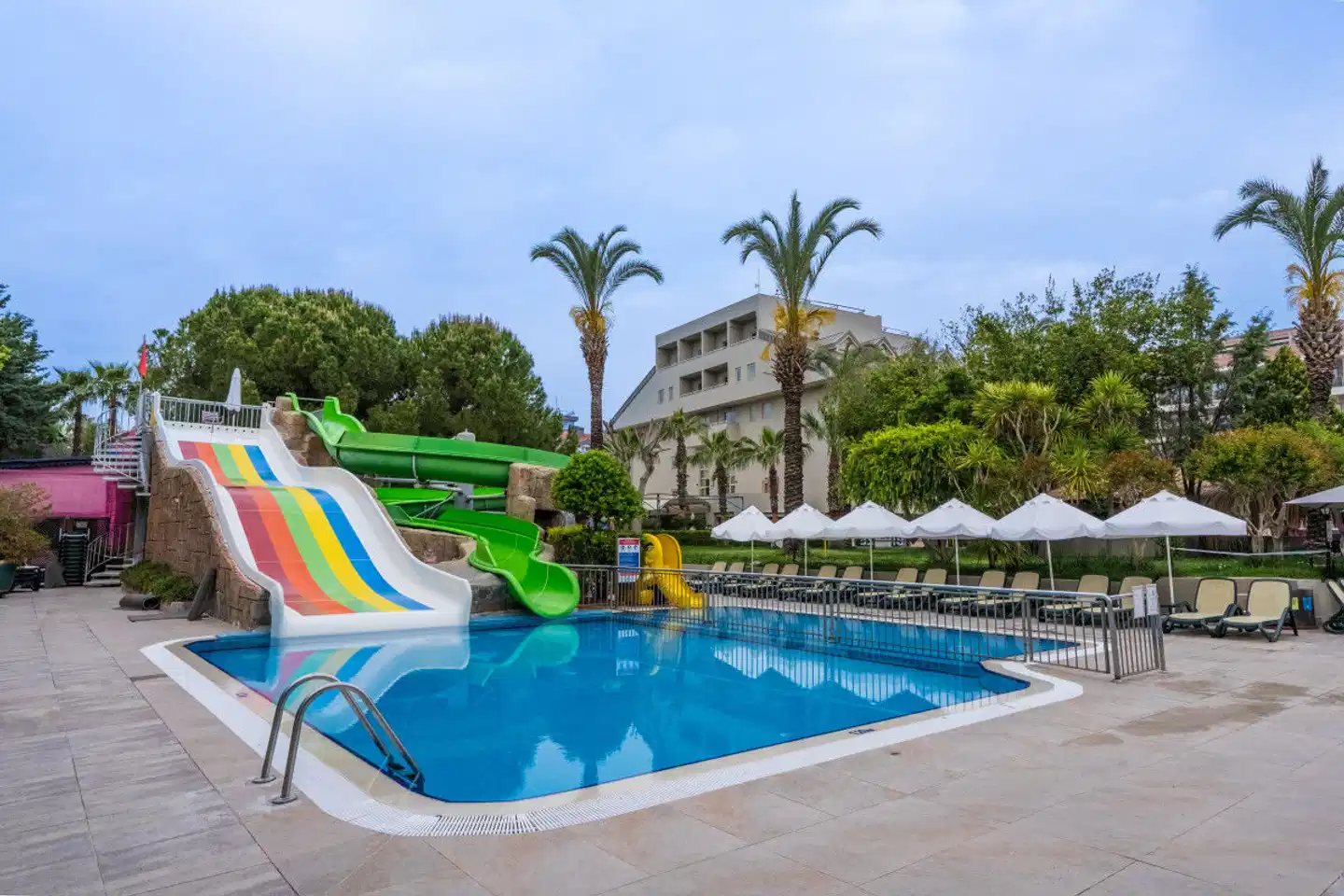 Side Breeze Pool