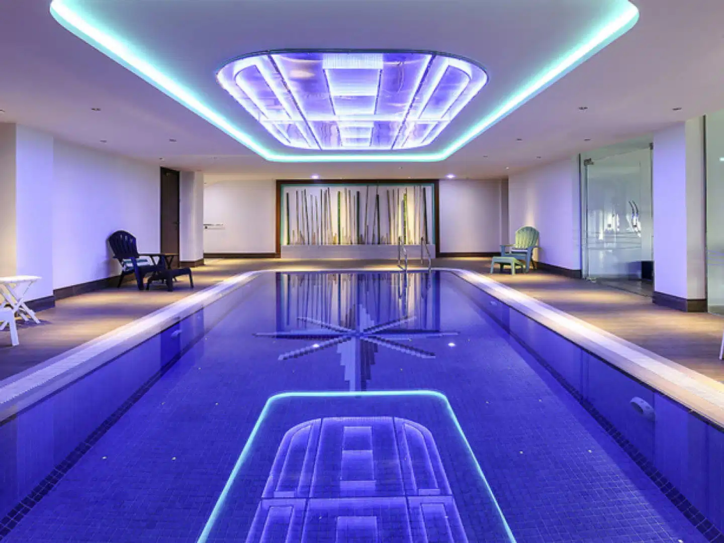 Ibis Styles Dubai Jumeirah Hallenbad