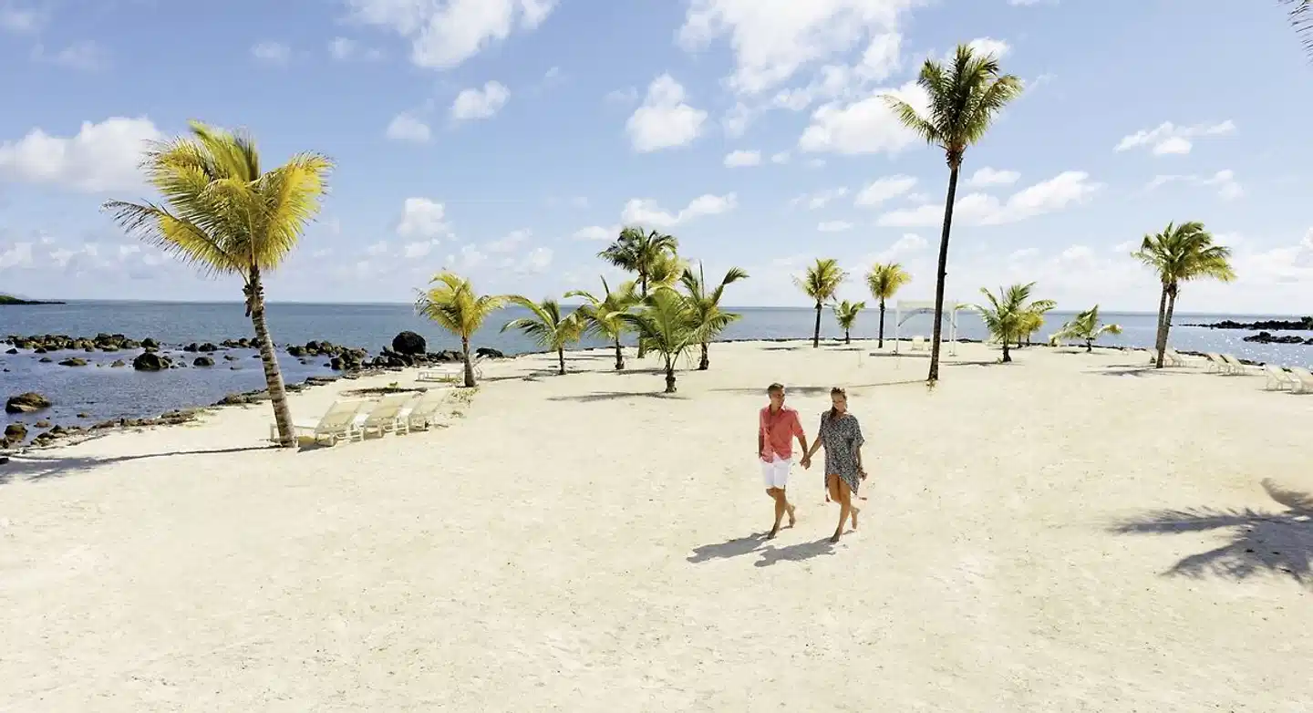 Radisson Blu Azuri Resort & Spa BEACH