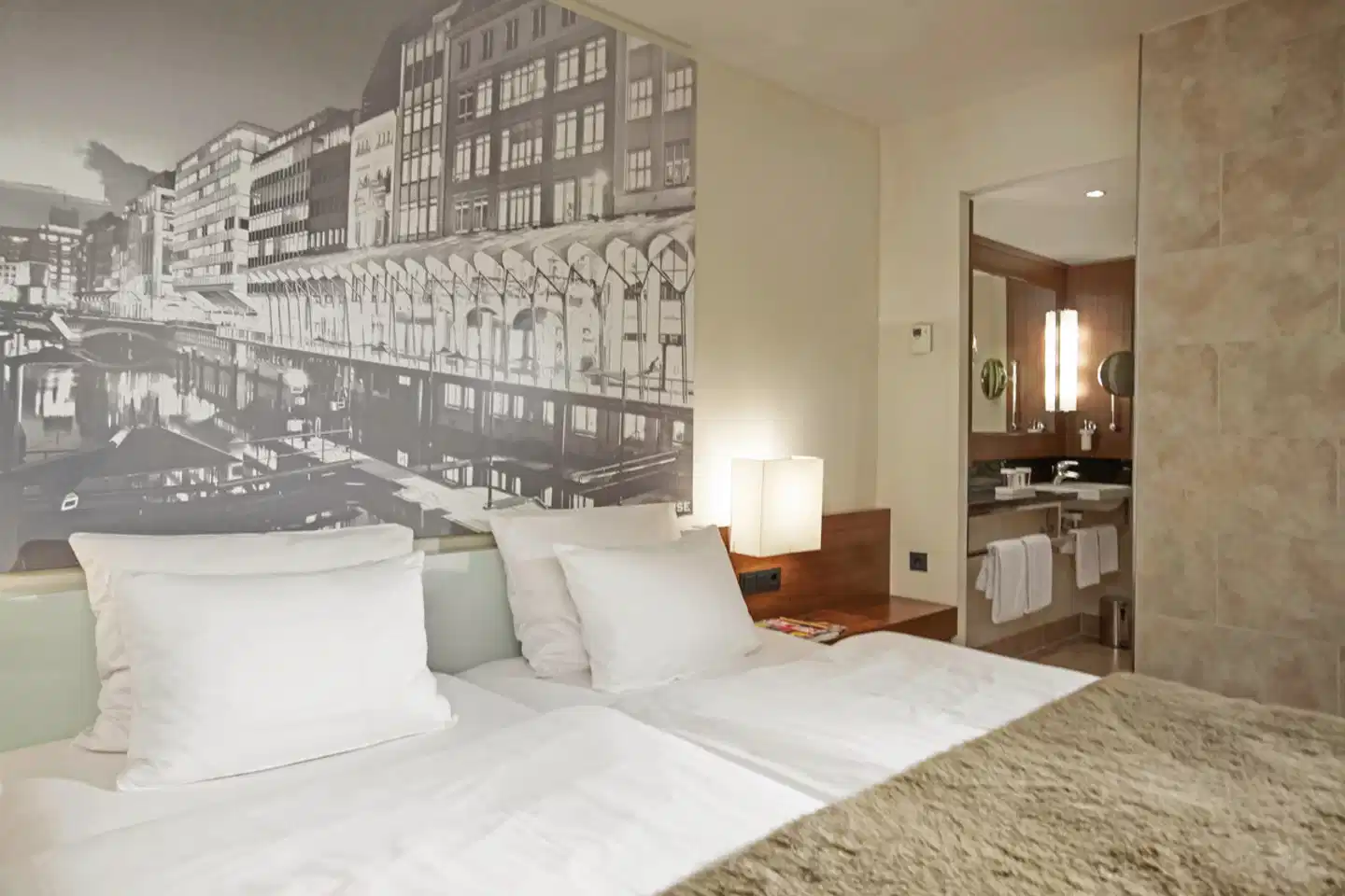 Lindner Hotel Hamburg Am Michel - JDV by Hyatt Wohnbeispiel