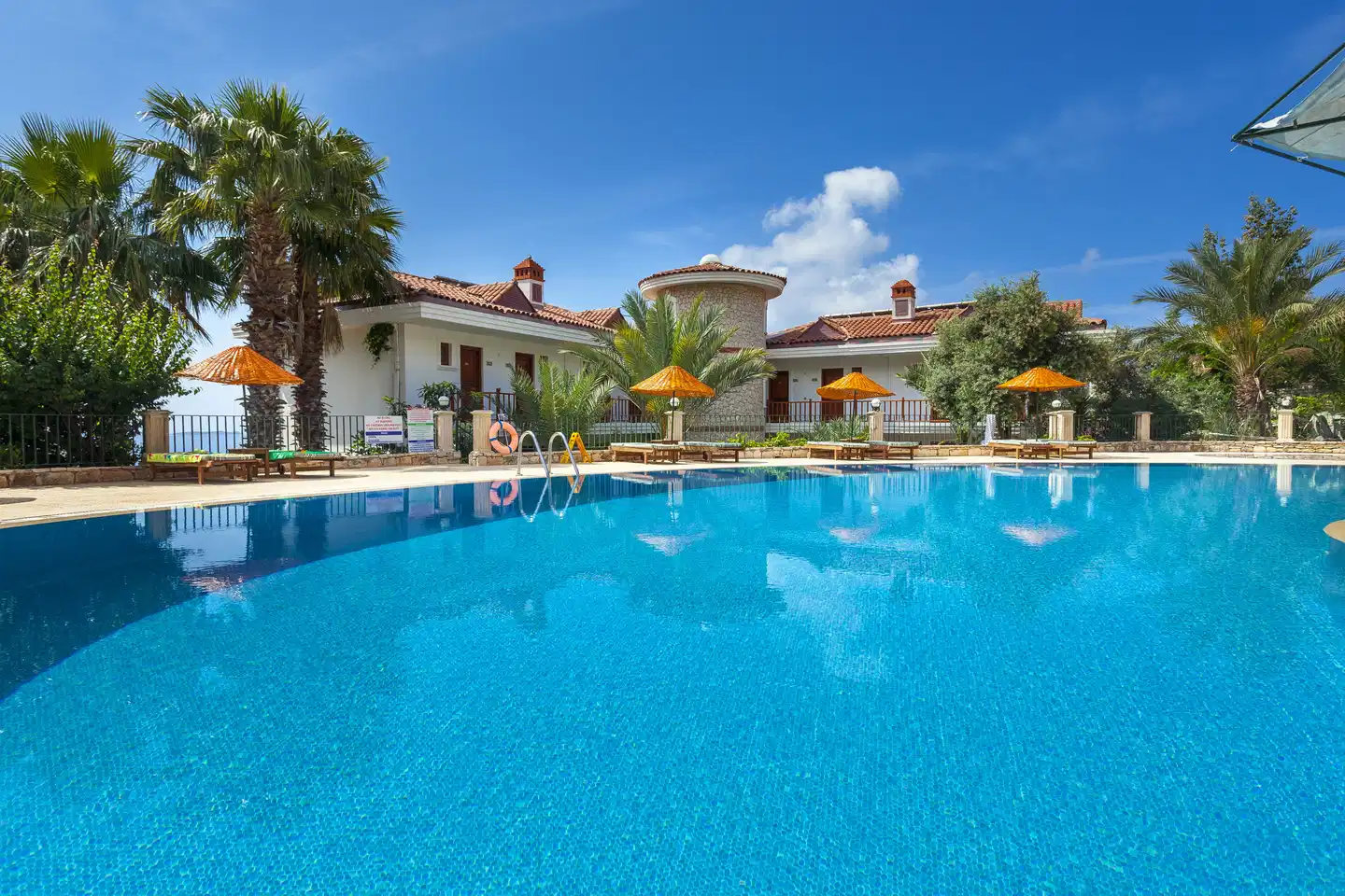 Aquarius Hotel Pool