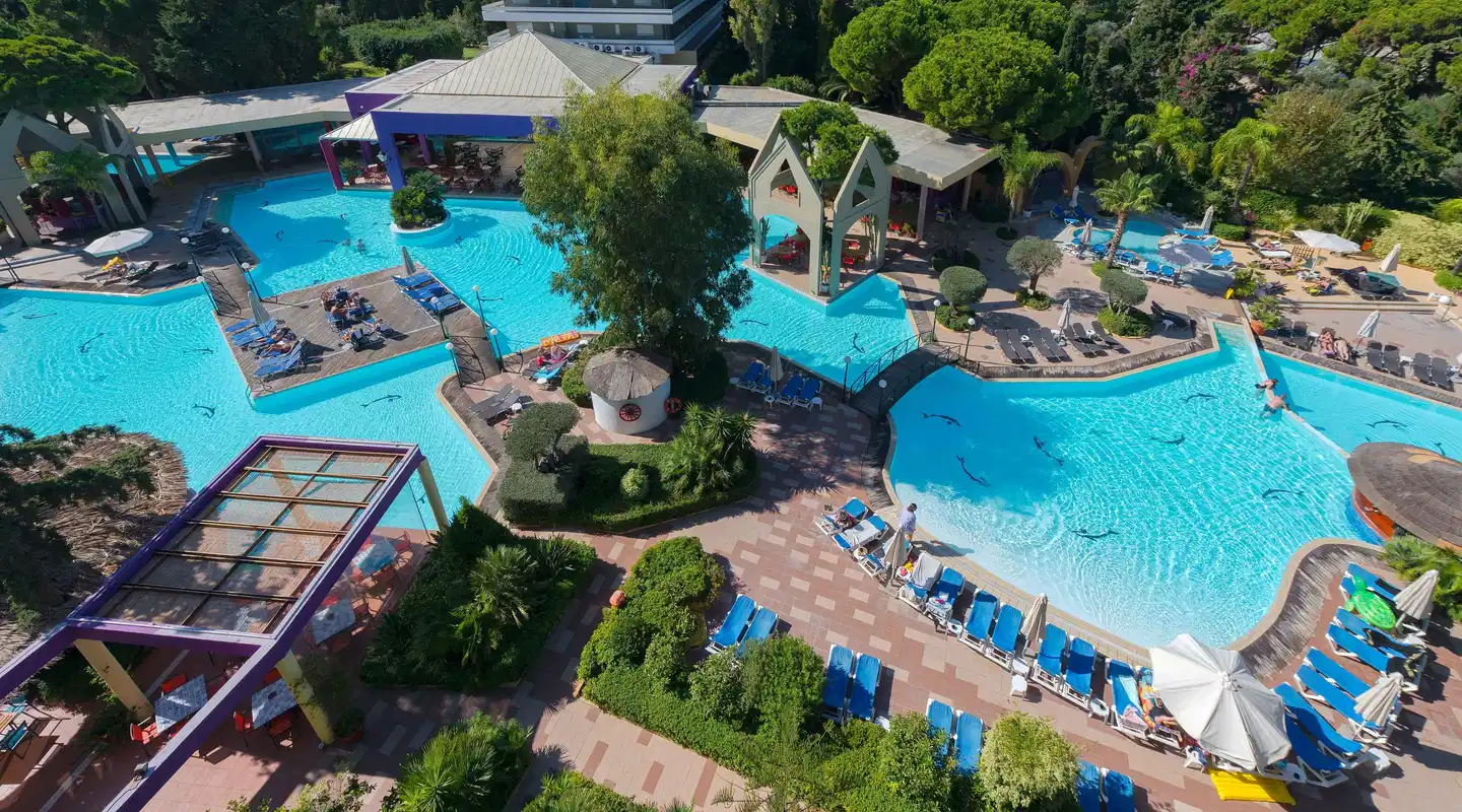 Dionysos Pool