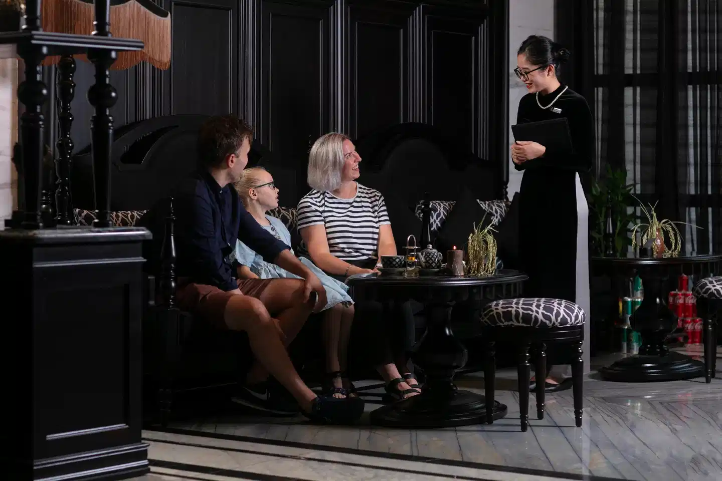LeaH Silk Hotel Personen