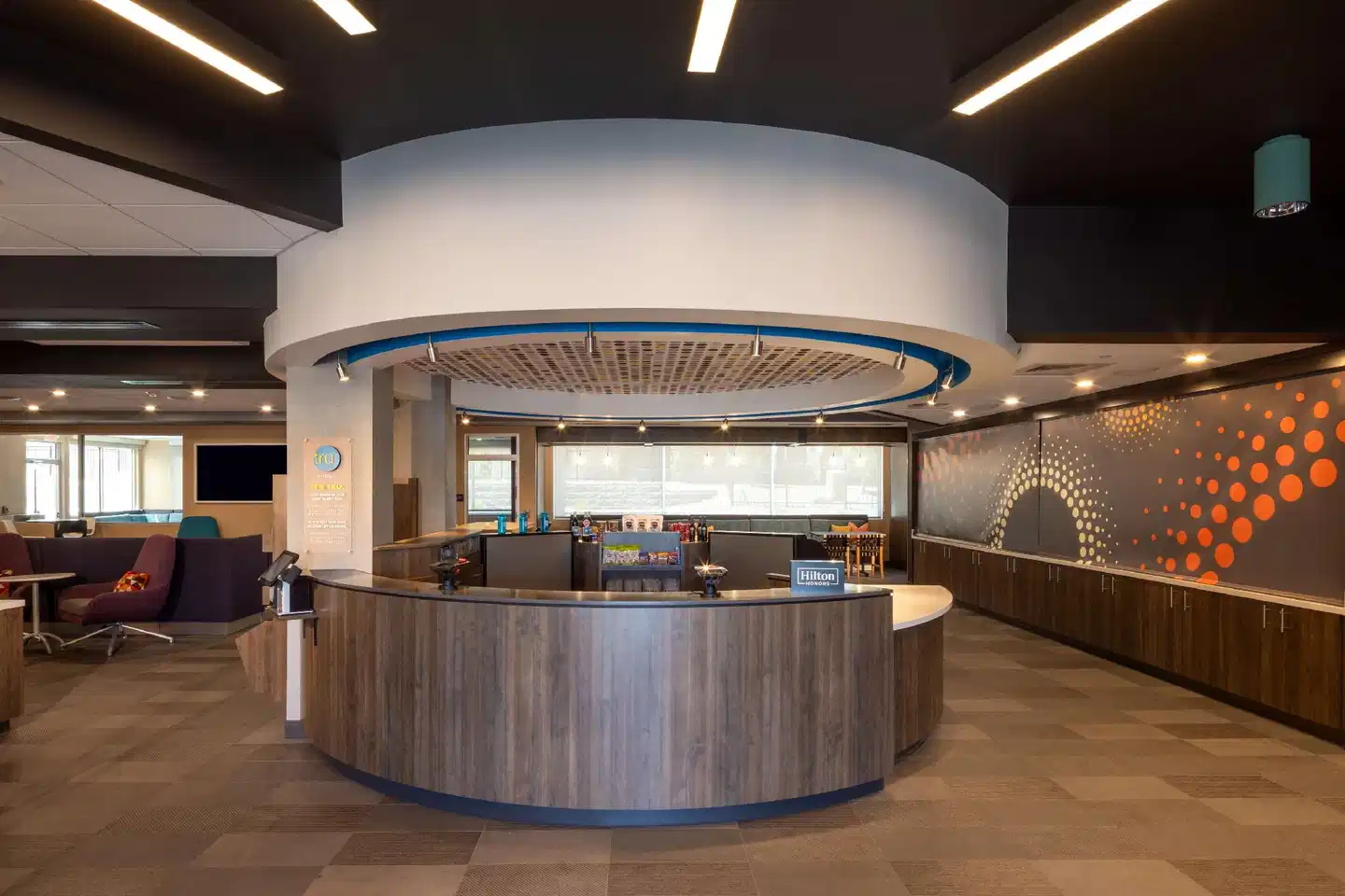 Tru by Hilton Yakima Airport Lobby