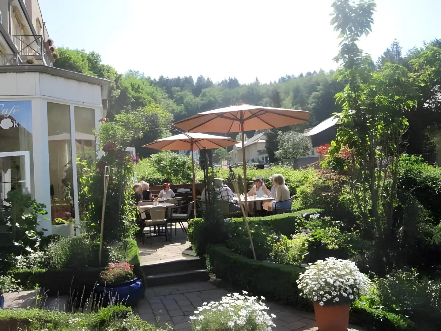 Parkhotel Flora Garten