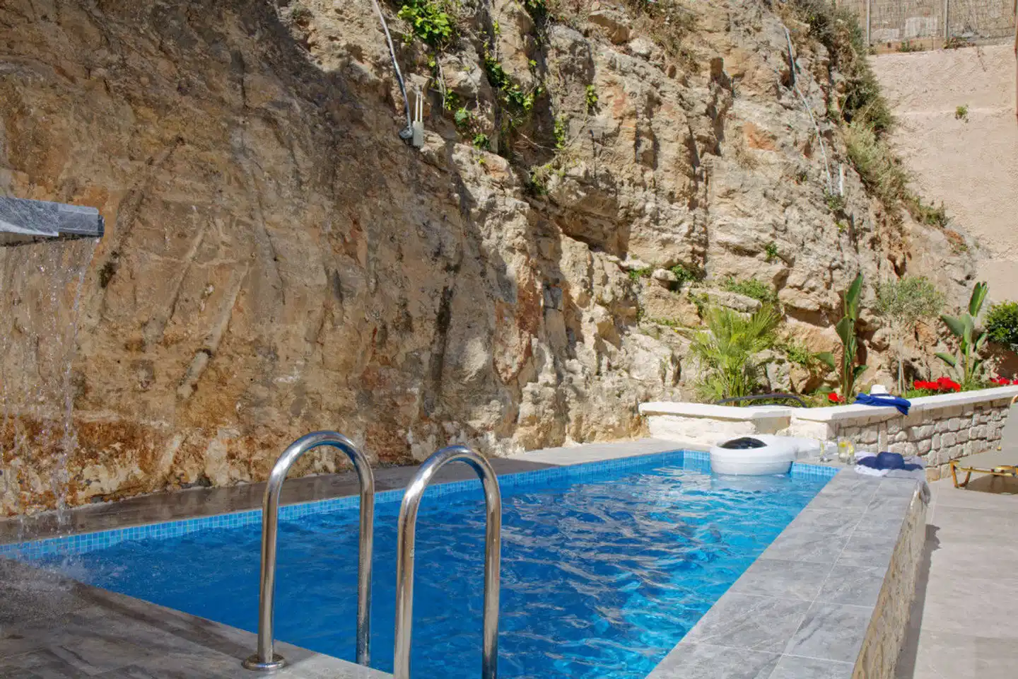 Archipelagos Pool