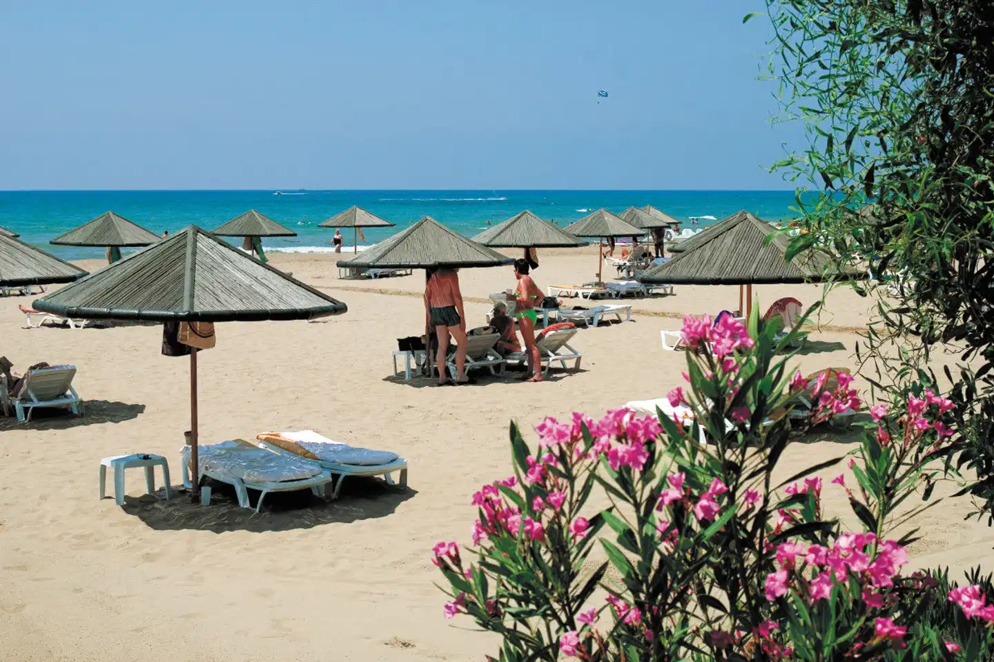 Defne Garden Strand