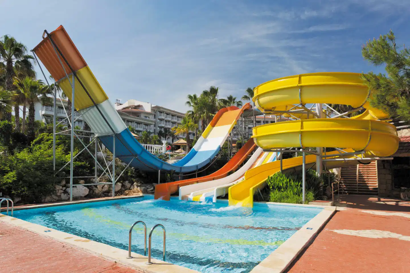 Defne Garden Pool